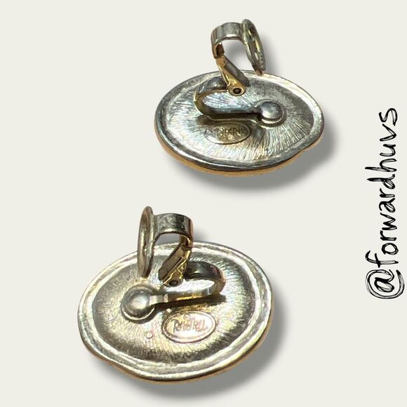 Vintage Trifari Gold-Tone Clip-On Earrings – Violet Cabochon - Picture 3 of 7